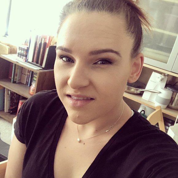 Meet your Posher, Suzanne - Picture 2 of 2